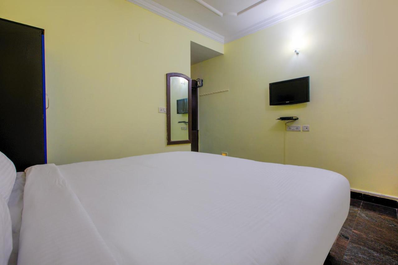 The Dolphin Park Hotel, Virugambakkam Chennai Exterior photo