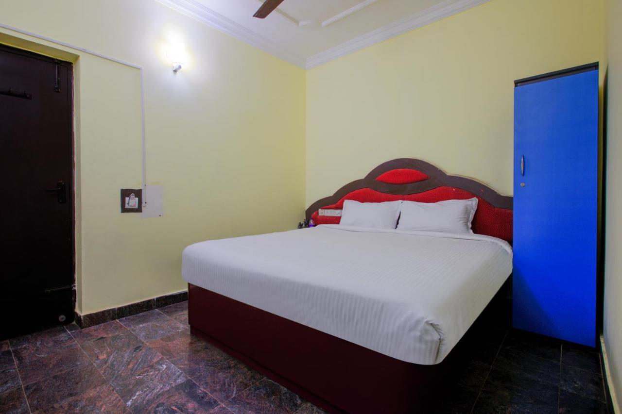 The Dolphin Park Hotel, Virugambakkam Chennai Exterior photo