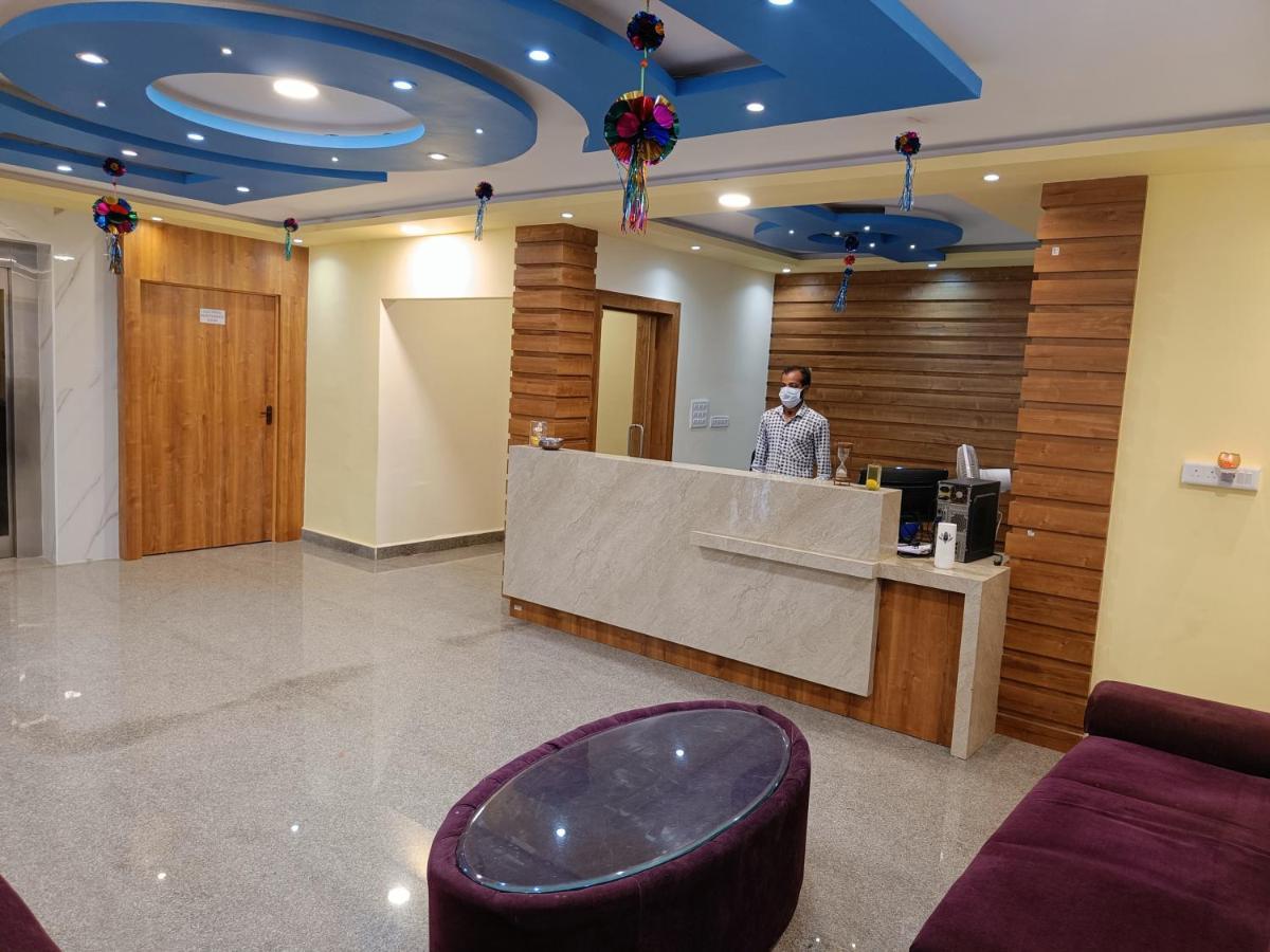 The Dolphin Park Hotel, Virugambakkam Chennai Exterior photo