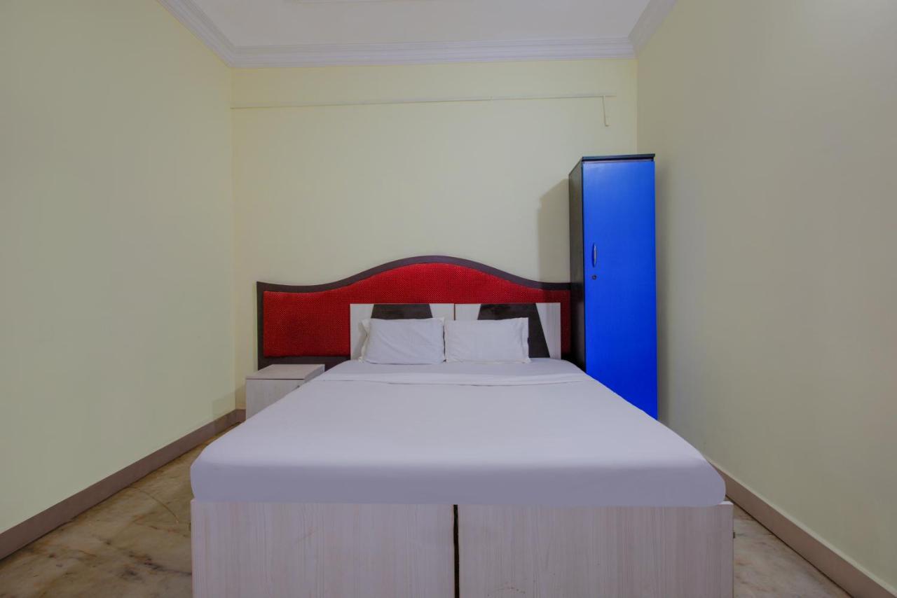 The Dolphin Park Hotel, Virugambakkam Chennai Exterior photo