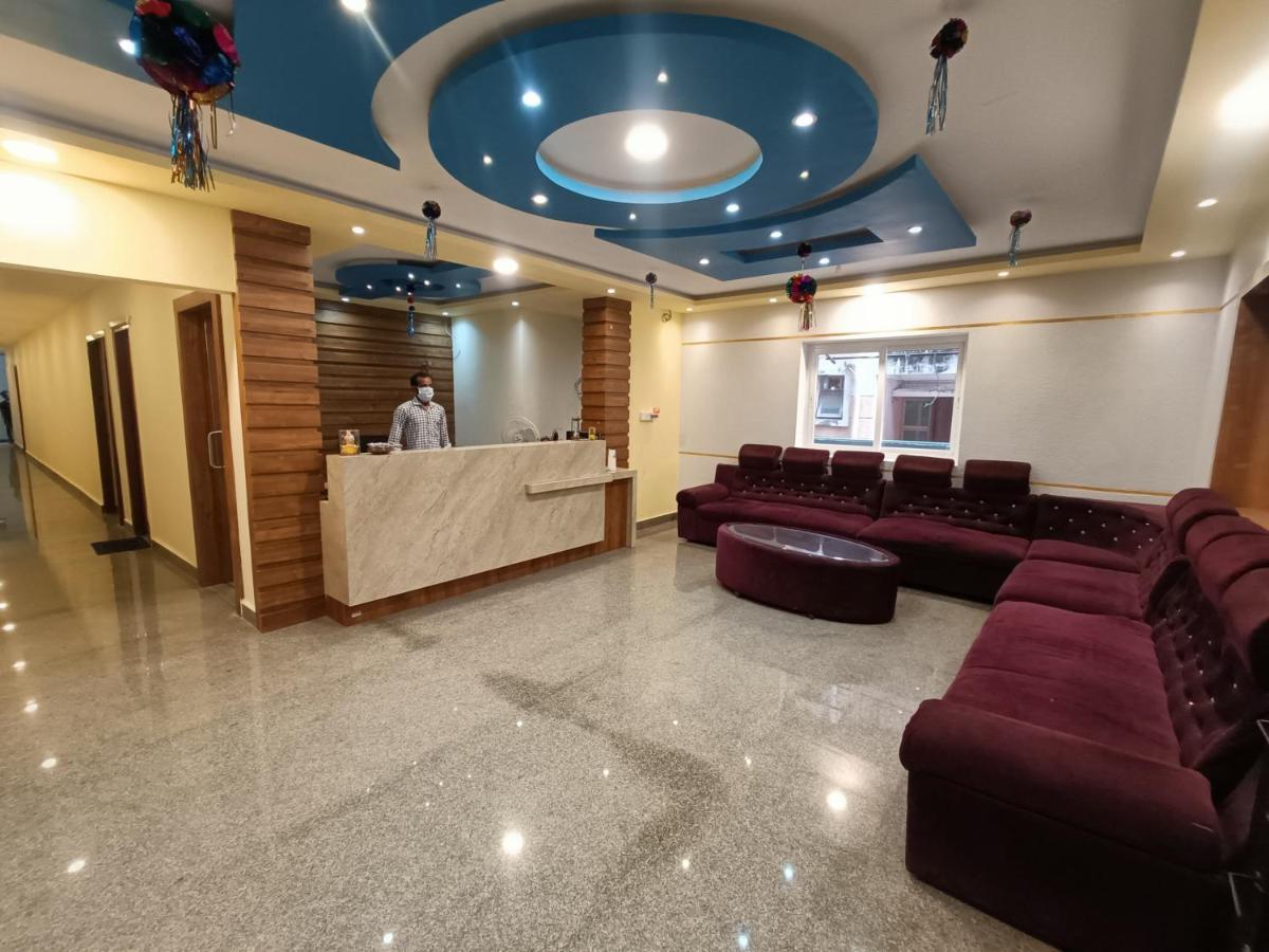 The Dolphin Park Hotel, Virugambakkam Chennai Exterior photo