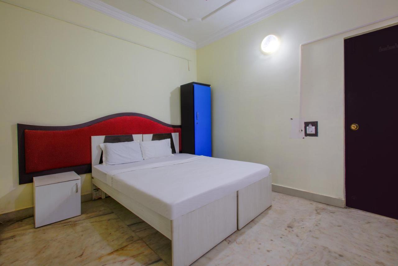 The Dolphin Park Hotel, Virugambakkam Chennai Exterior photo