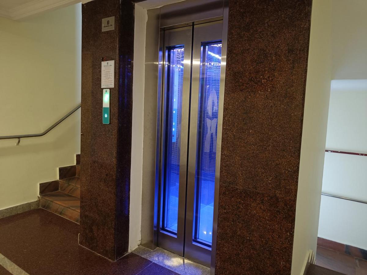 The Dolphin Park Hotel, Virugambakkam Chennai Exterior photo