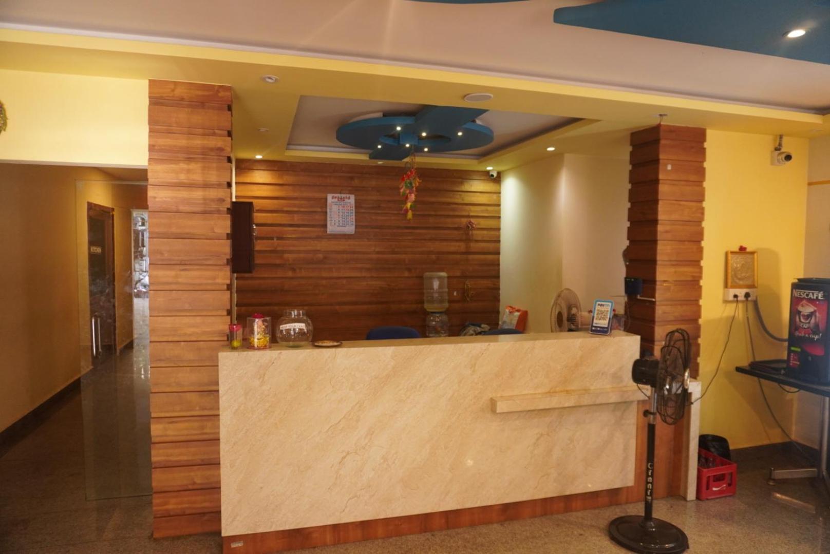 The Dolphin Park Hotel, Virugambakkam Chennai Exterior photo
