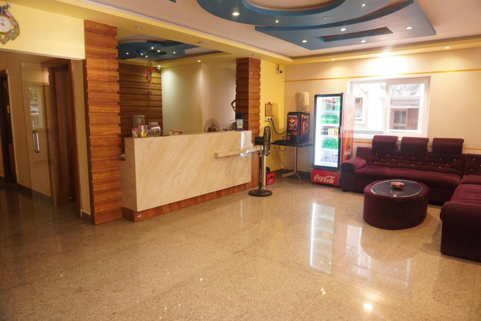 The Dolphin Park Hotel, Virugambakkam Chennai Exterior photo